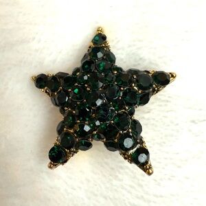 Green Rhinestone Star Brooch NWOT